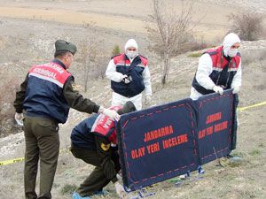 2 adet el bombası ve mermiler bulundu