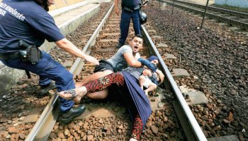 Macaristan'da mültecilere zulüm!