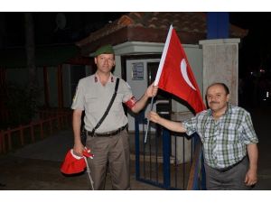 Terör Olaylarını Protesto Eden Vatandaşlar Jandarma Komutanlığına Yürüdü