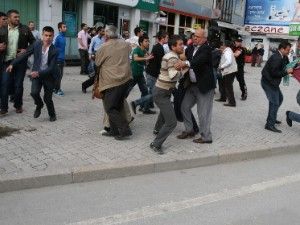 Gözaltına alınan 12 kişi serbest bırakıldı
