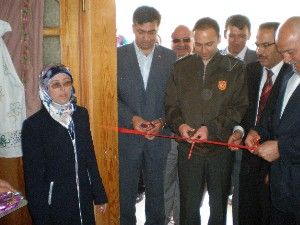 Eğitse Beldesinde Dikiş Nakış Kursu Sergisi açıldı