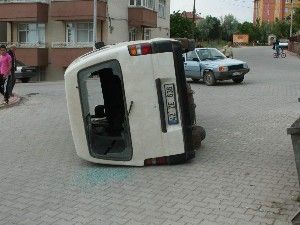 Beyşehir'de trafik kazaları 4 yaralı