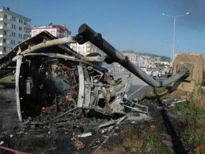 Kaza'da 10 kişi yanarak can verdi