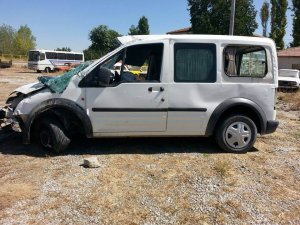 Ereğli’de Hafif Ticari Araç Takla Attı: Üç Yaralı