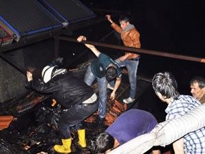 Yangın korku ve paniğe neden oldu