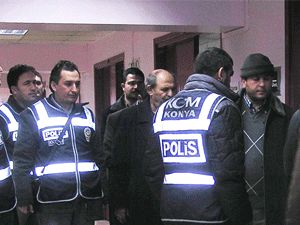 Gözaltındaki 8 kişi sağlık kontrolünden geçirildi