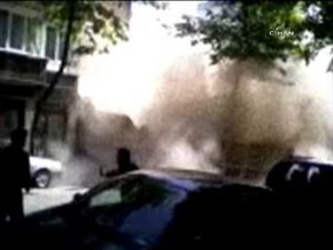 Eskişehir'de 3 katlı bina çöktü