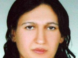 Annesini öldürüp kızıyla yaşamışlar