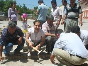 Akören'in köylerine kilitli taş döşeniyor