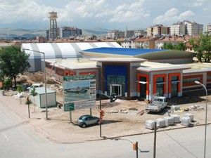 Yarı Olimpik Yüzme Havuzu inşaatında sona doğru