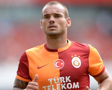 Sneijder'in sözleşmesi uzatıldı