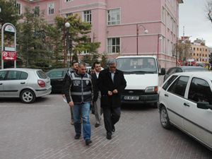 Doktor ile medikalci gözaltına alındı