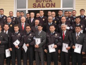 Başarılı 50 polis memuru ödüllendirildi