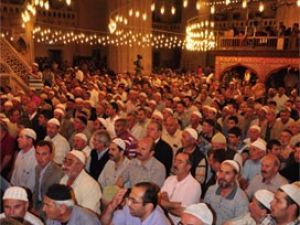 Salı gecesi Mirac Kandil'i