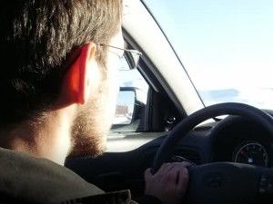 Ehliyetsiz sürücü yayaya çarptı: 1 yaralı