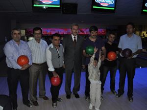 Ö. Selçuklu ve basın bowlingde karşılaştı