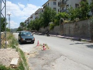 Beyşehir'de yol ortasındaki direkler kaldırıldı