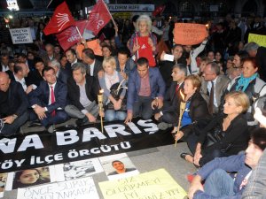 CHP'li vekiller Ankara'da ölenler için mum yaktı