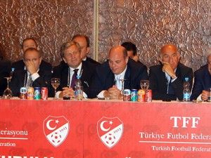 Namoğlu: Herkese eşit mesafede olacağız