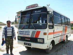 Beyşehir'li iş adamından köyüne minibüs