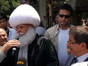 Davutoğlu Nasrettin hoca ile göle maya çaldı