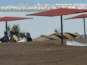 Karaburun plajına dolmuş ve tekne seferleri