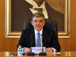 Gül'den şehit komiserin ailesine başsağlığı