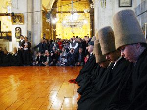Mevlana Müzesi'nde ziyaretçi yoğunluğu