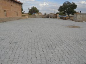 Ereğli’de Köy Yolları Kilitli Taşla Kaplanıyor