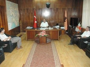 Sık görev değişimi hizmetleri aksatıyor