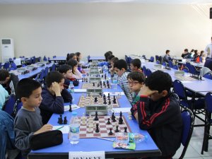Cumhuriyet Bayramı satranç turnuvası yapıldı