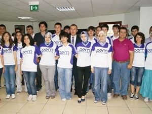 PEM Dershanesi'nde kitlesel başarı sevinci