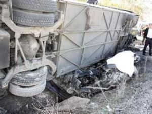 Bursa'da yolcu otobüsü devrildi: 59 yaralı