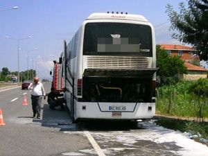 Tur otobüsünde çıkan yangın korkuttu