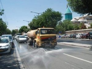Karatay'da cadde ve sokaklar yıkanıyor