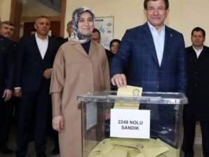 Davutoğlu'nun sandığından hangi parti çıktı?