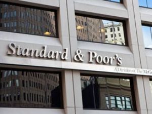 S&P Yunanistan'ın kredi notunu düşürdü