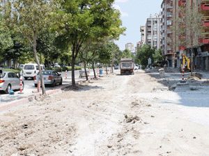 Kerkük Caddesinde yeşil alanlar yok ediliyor