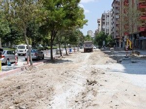Kerkük Caddesinde yeşil alanlar yok ediliyor