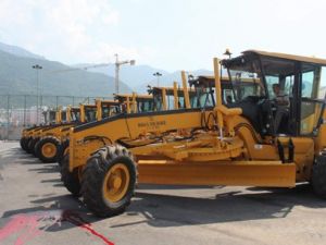 Teröristler iş makinelerini yaktı