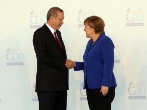 Merkel G20 Zirvesi için Antalya'ya geldi