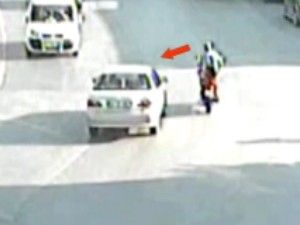 Hırsızları motosikleti ile takip etti