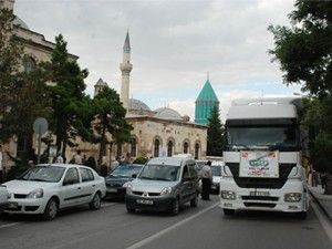 Somaliye 8 TIR dolusu gıda ürünü gönderildi