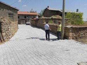 Akörende kilitli taş çalışmaları sürüyor