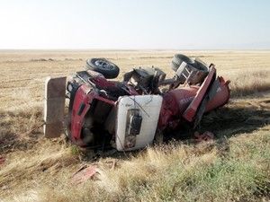 Yangına giden itfaiye aracı devrildi: 1 ölü 1 yaralı