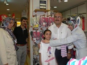 Deniz Feneri yetimleri yine sevindirdi