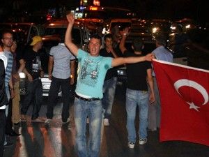 Üzerine demir profil düşen işçi öldü