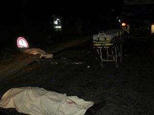 Minibüs üç tekerlekliye çarptı: 2 ölü