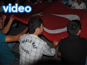 Türkiye, şehitleri için ayakta