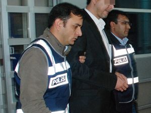 Cinayet zanlısı 11 gün sonra teslim oldu